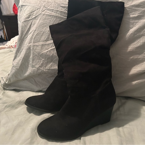 Wedged boots - Picture 2 of 2